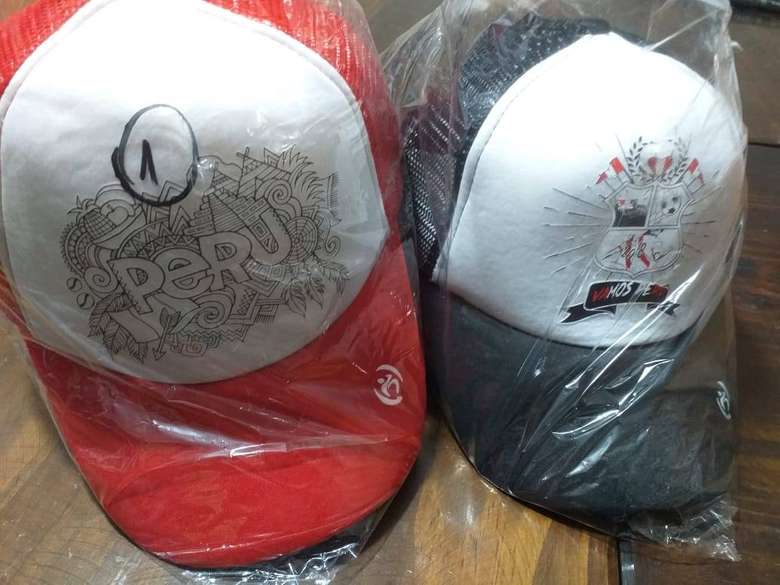 Venta de Gorros del Escudo Peruano